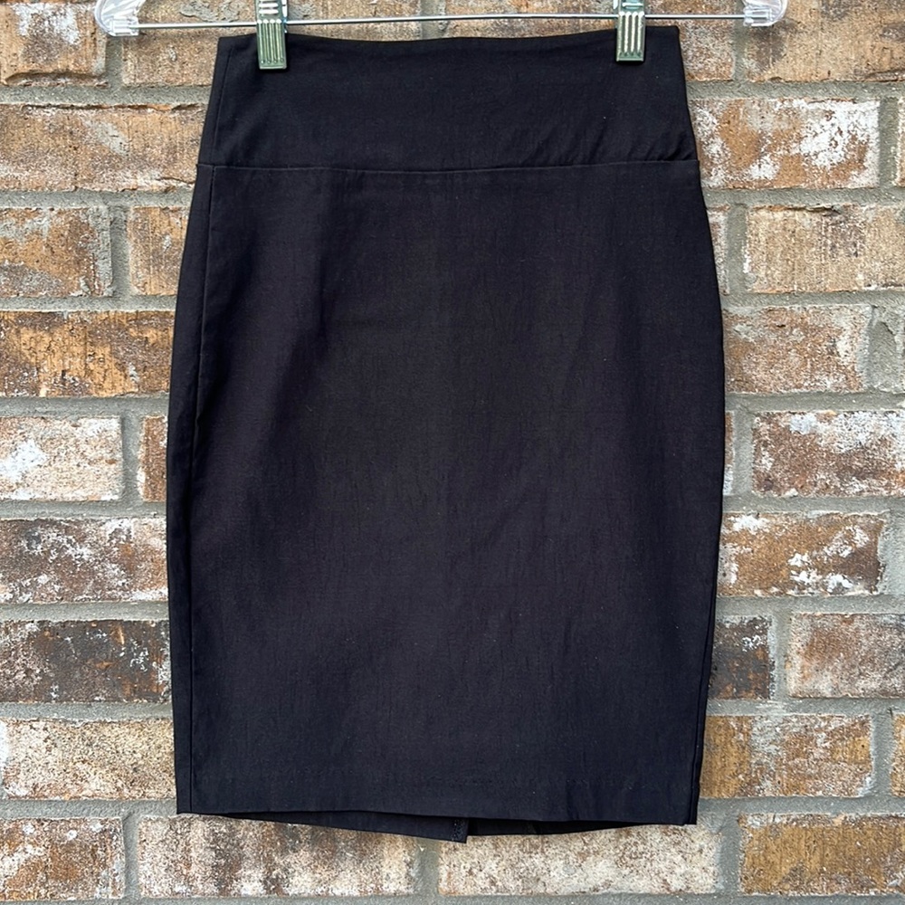 IZ Byer Black Pull-On Pencil Skirt - Size XS